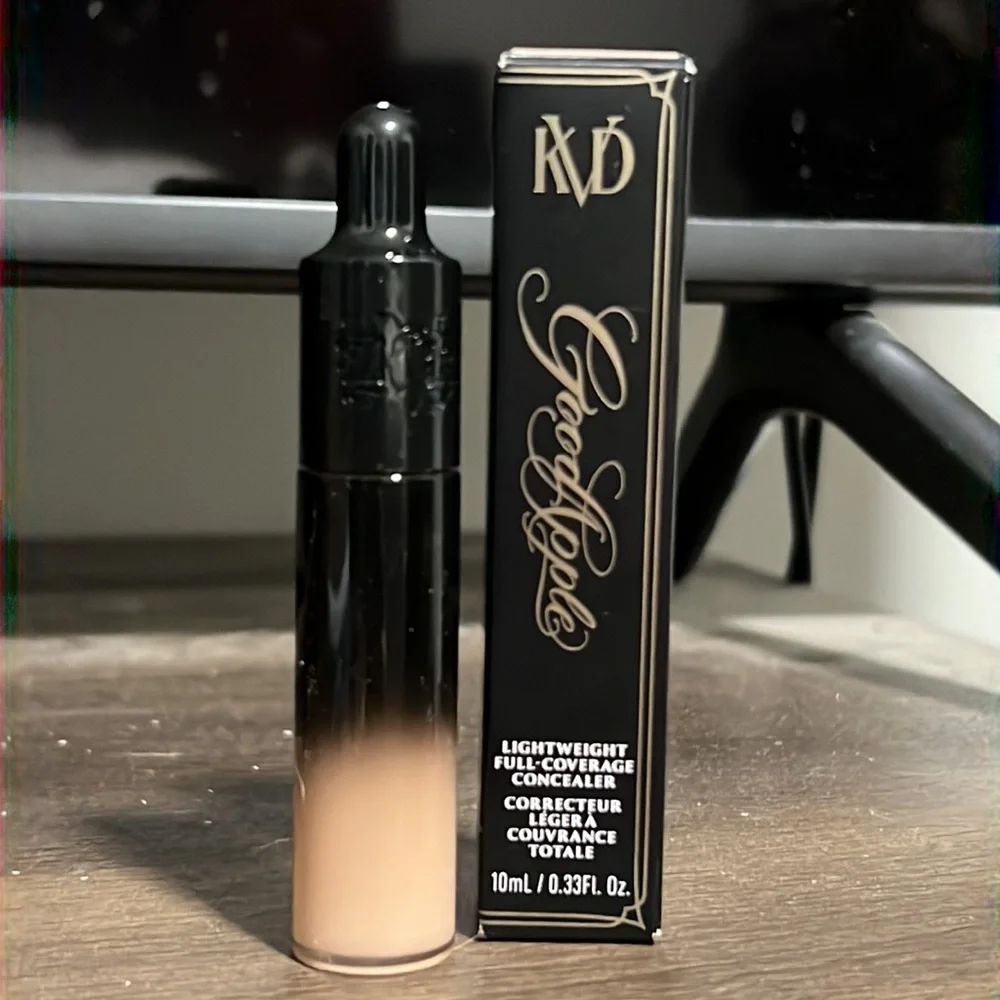 🍭♣️KVD Light 122 Good Apple Concealer